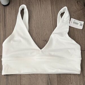 NWT Lululemon Align V Neck Bra White Women's Size 8 A/B